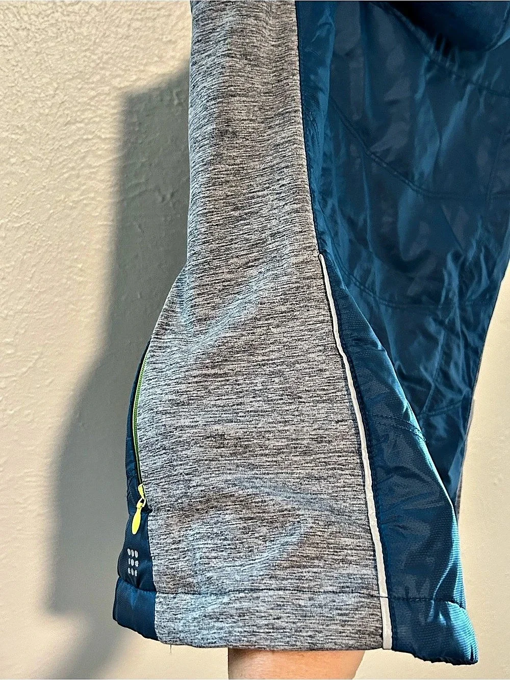 Title Nine Hooded Quilted Vest Medium Outdoors Hiking Camping Athleisure Travel